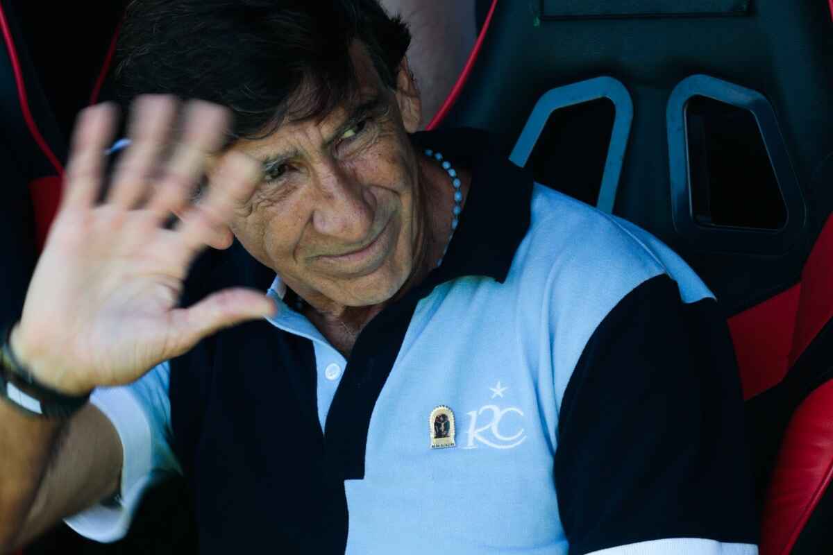Gustavo Costas se emociona al hablar de Juanfer Quintero y sus problemas personales