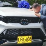 Personero de Medellín se disculpa por polémica foto mientras defiende compra de camionetas oficiales