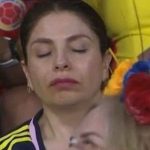 La mujer que se convirtió en viral al dormir en pleno partido de la Selección Colombia