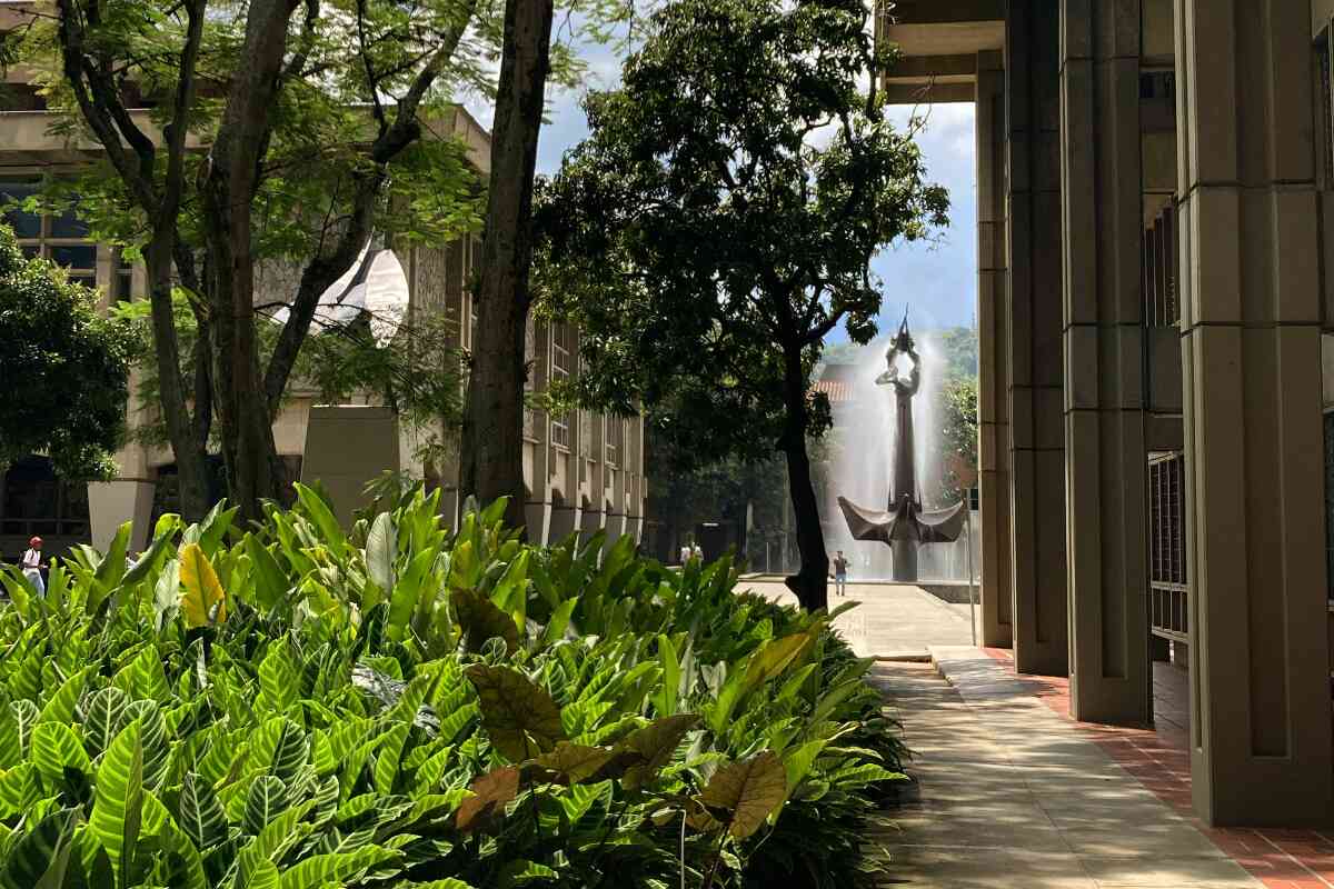 idea realiza prestamo a la universidad de antioquia, udea