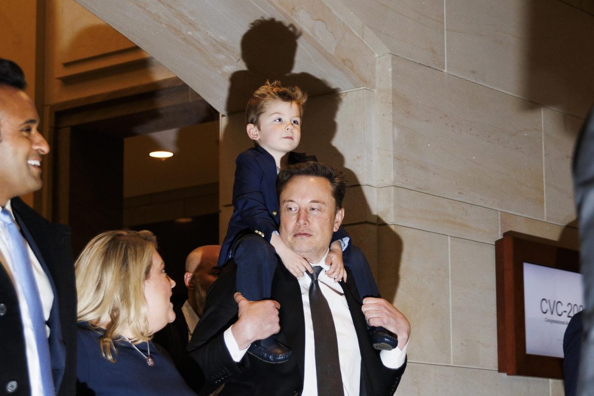 Elon Musk propone bajar precios de medicamentos para adelgazar