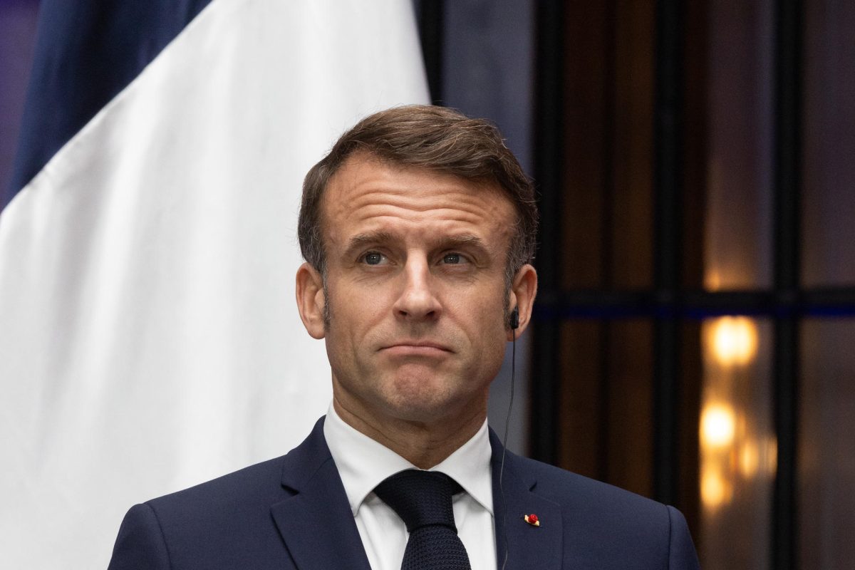 Macron se abre a negociar con la izquierda para descartar a la extrema derecha