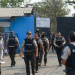 Procesan por terrorismo a presos y guardias por ataque con granadas en cárcel de Ecuador