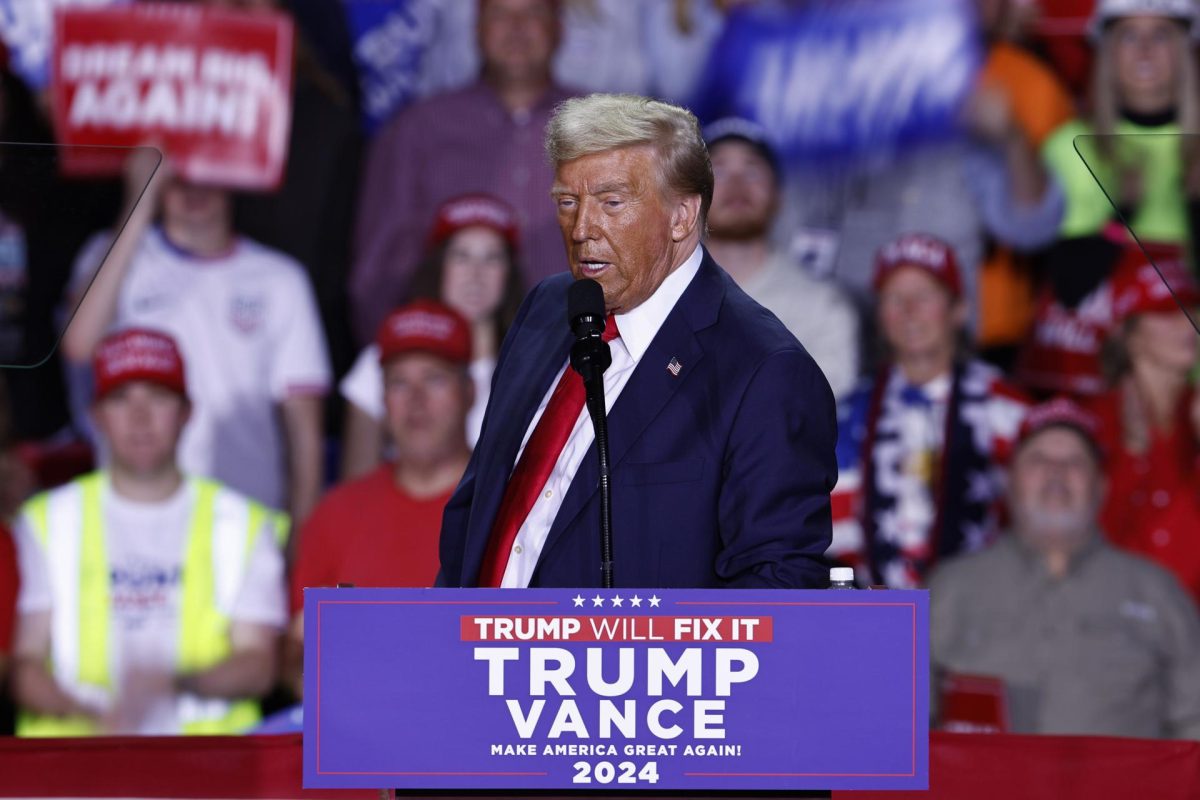 Trump celebra fallo judicial sobre muro fronterizo