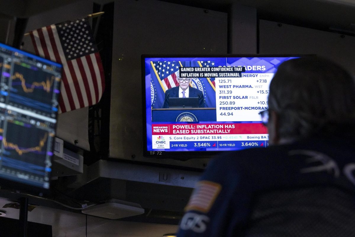 Wall Street abre con ligeras caídas tras jornada de récords para el S&P 500 y el Nasdaq