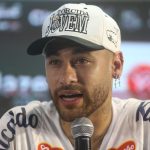 Neymar afirma que vuelve al Santos renovado, maduro y con sed de victorias
