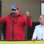Nicolás Maduro dice que está haciendo gestiones para que deporten a Juan Guaidó