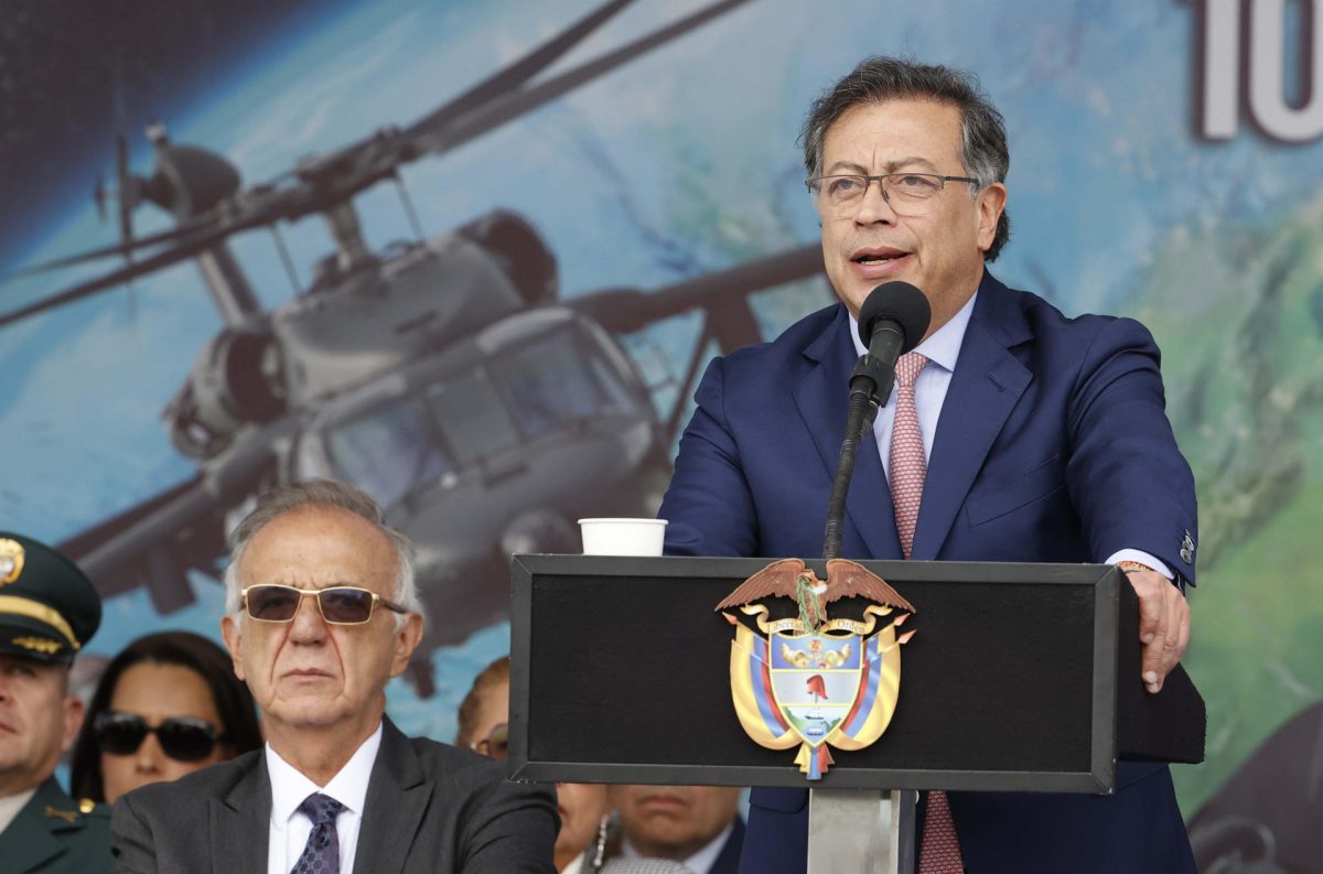 Petro dice que trata con Maduro un plan para erradicar a grupos armados de la frontera