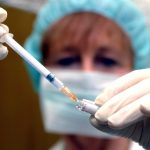 Un tratamiento con anticuerpos probado en monos logra prevenir la gripe aviar grave