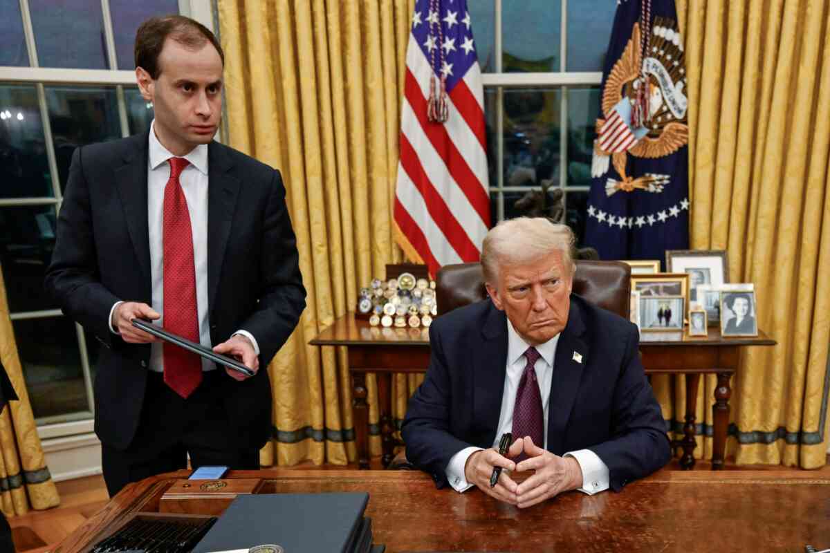 Trump aprueba redadas en escuelas, iglesias y hospitales: fin a la protección de sitios sensibles para migrantes