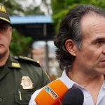 reaccion fico gutierrez sobre sanciones de estados unidos a Colombia, y visas negadas por petro