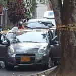 Homicidio en Medellín: conductor de plataforma fue asesinado dentro de su vehículo en la Placita de Flórez