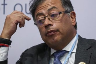 Acusan a Petro de recibir fondos de 'Papá Pitufo' en campaña presidencial