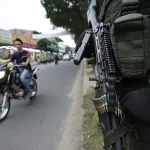 Fotografía de archivo de un miembro de la policía en el departamento colombiano de Arauca. EFE/ Mauricio Dueñas Castañeda