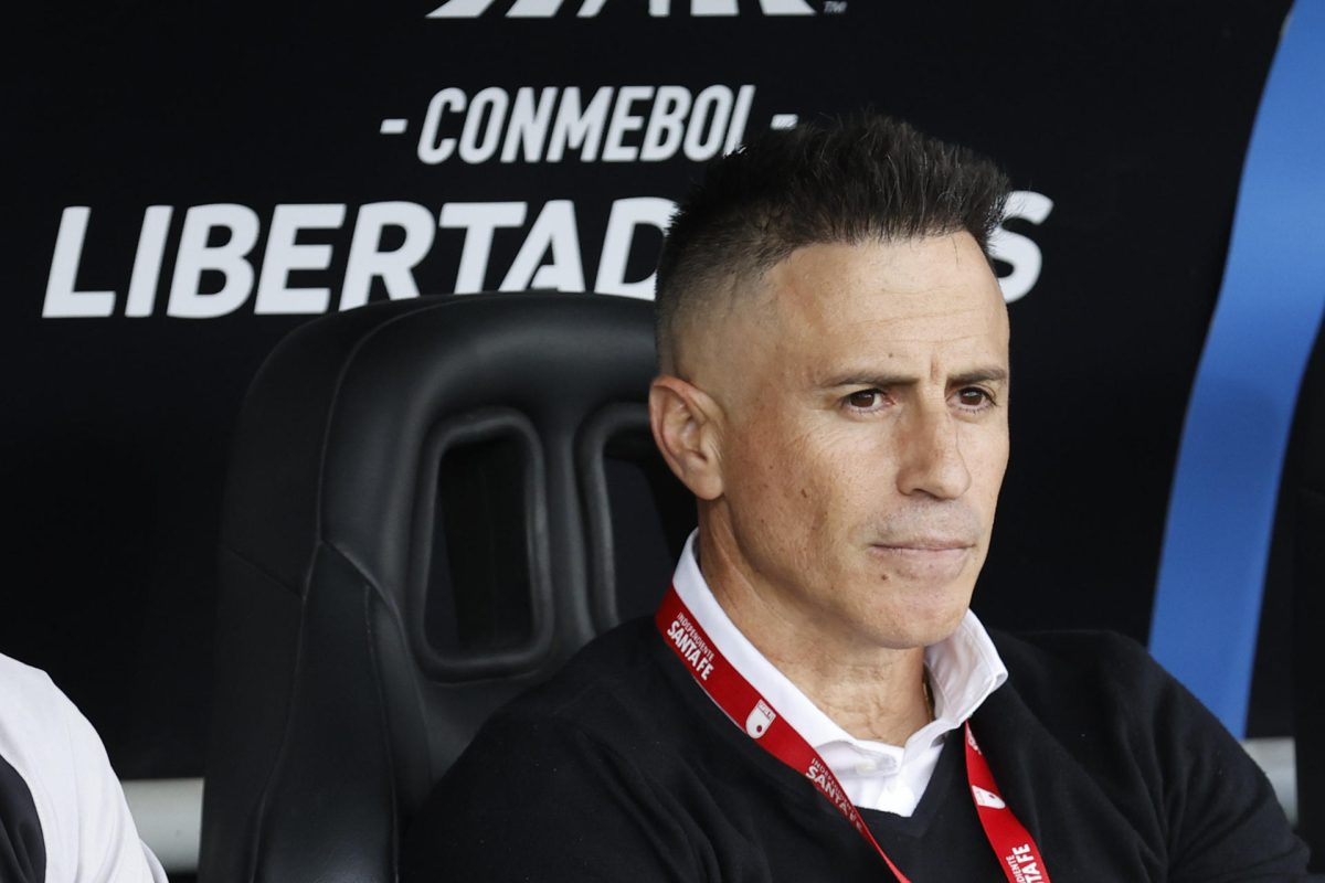 Peirano deja de ser técnico de Santa Fe tras eliminación en Copa Libertadores