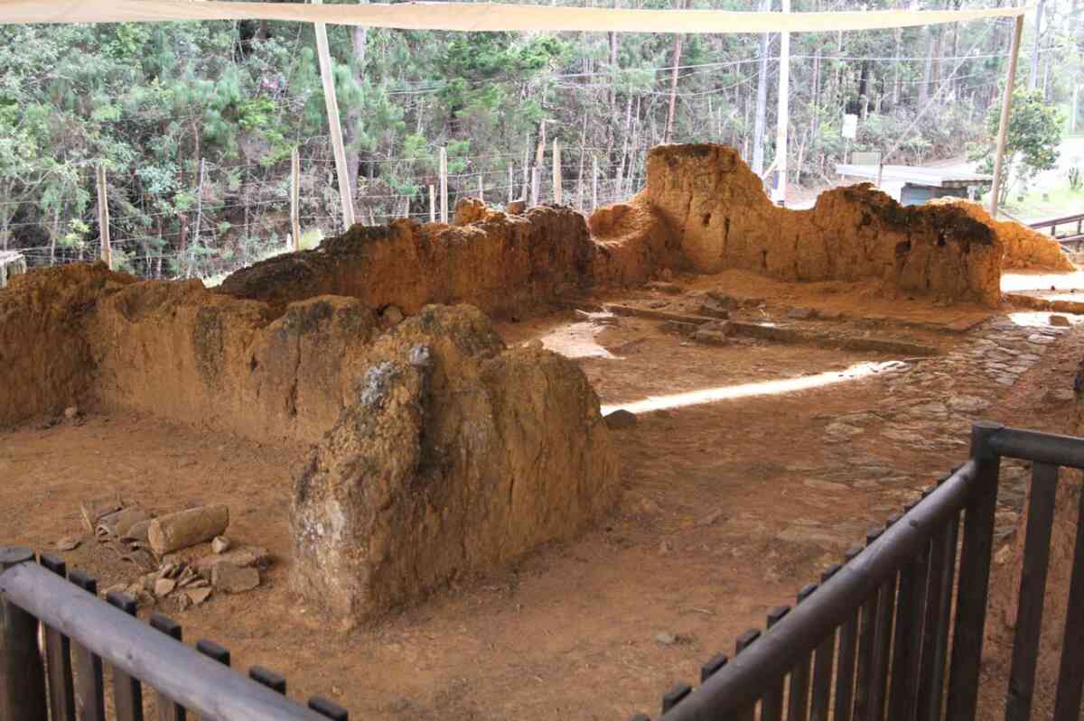 Descubren seis nuevos sitios arqueológicos en el Parque Arví: vestigios de culturas prehispánicas y coloniales