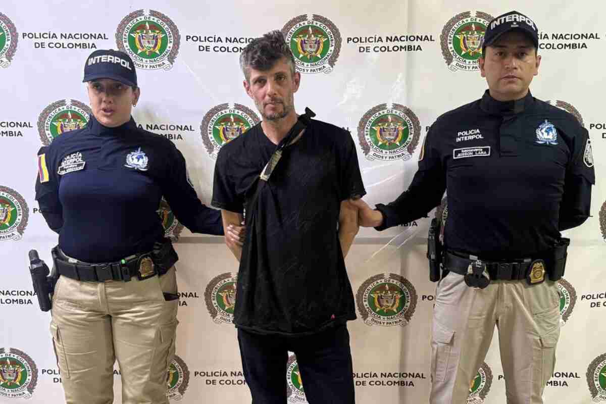 Capturan en Medellín a español con circular roja de Interpol que vivía en la calle