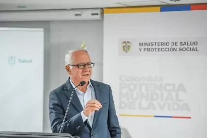 MinSalud admite fallas en entrega de medicamentos y culpa a sobrecostos e intermediación