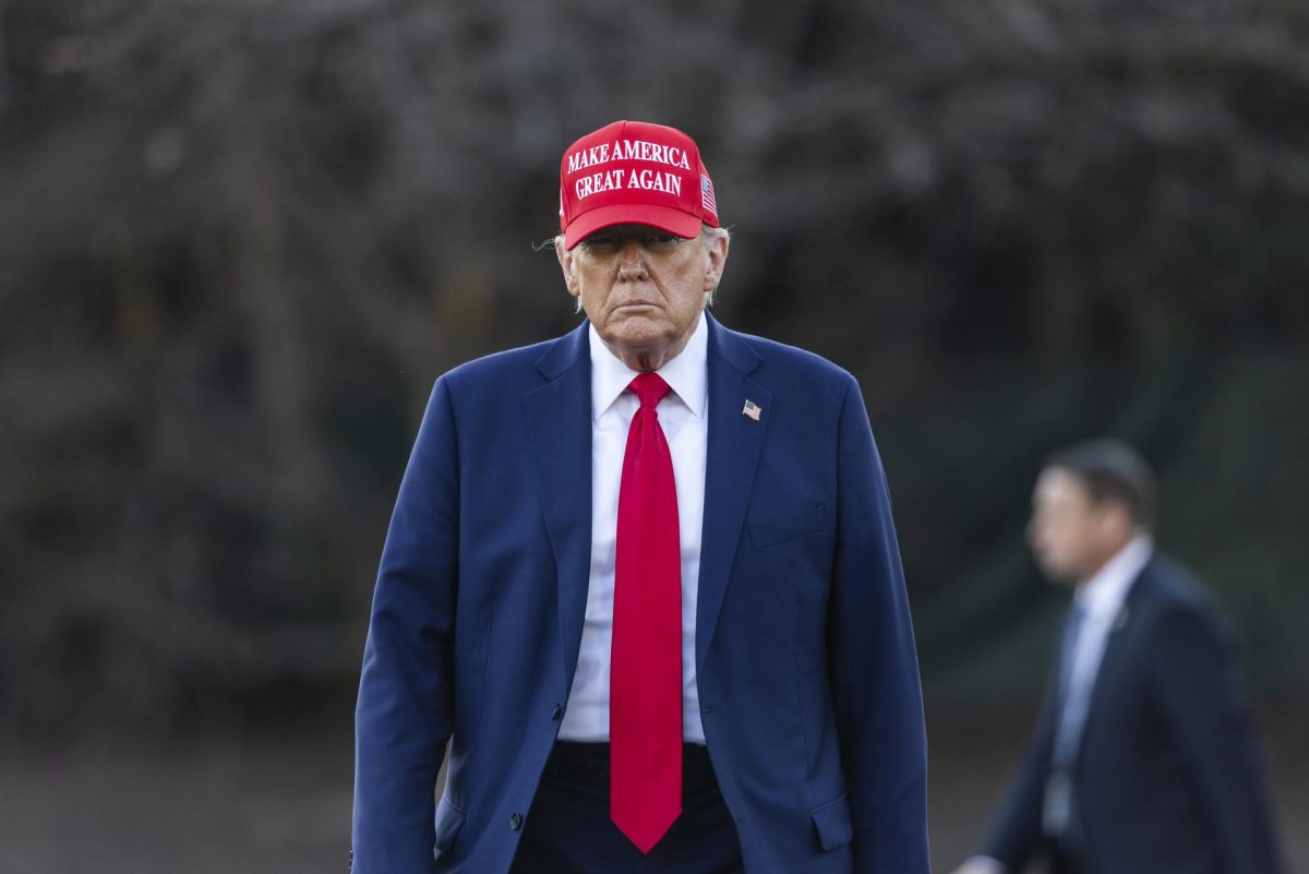 Trump reporta una drástica bajada de cruces fronterizos y da por terminada la invasión