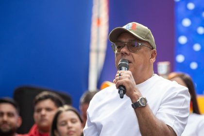 Venezuela anuncia un acuerdo con EE.UU. para reanudar vuelos de repatriación de migrantes