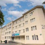 Docentes en riesgo: Hospital Alma Máter suspende atención por falta de pagos