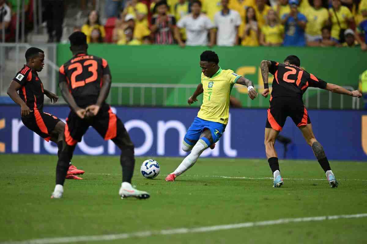 Colombia cae en el último minuto ante Brasil en su camino al Mundial 2026