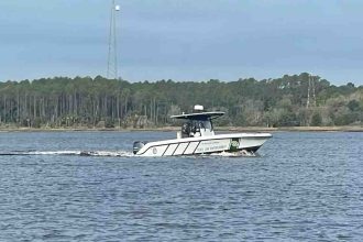 Tragedia en Florida impacta a una familia colombiana: Tres muertos y un niño perdido tras el naufragio en Jacksonville