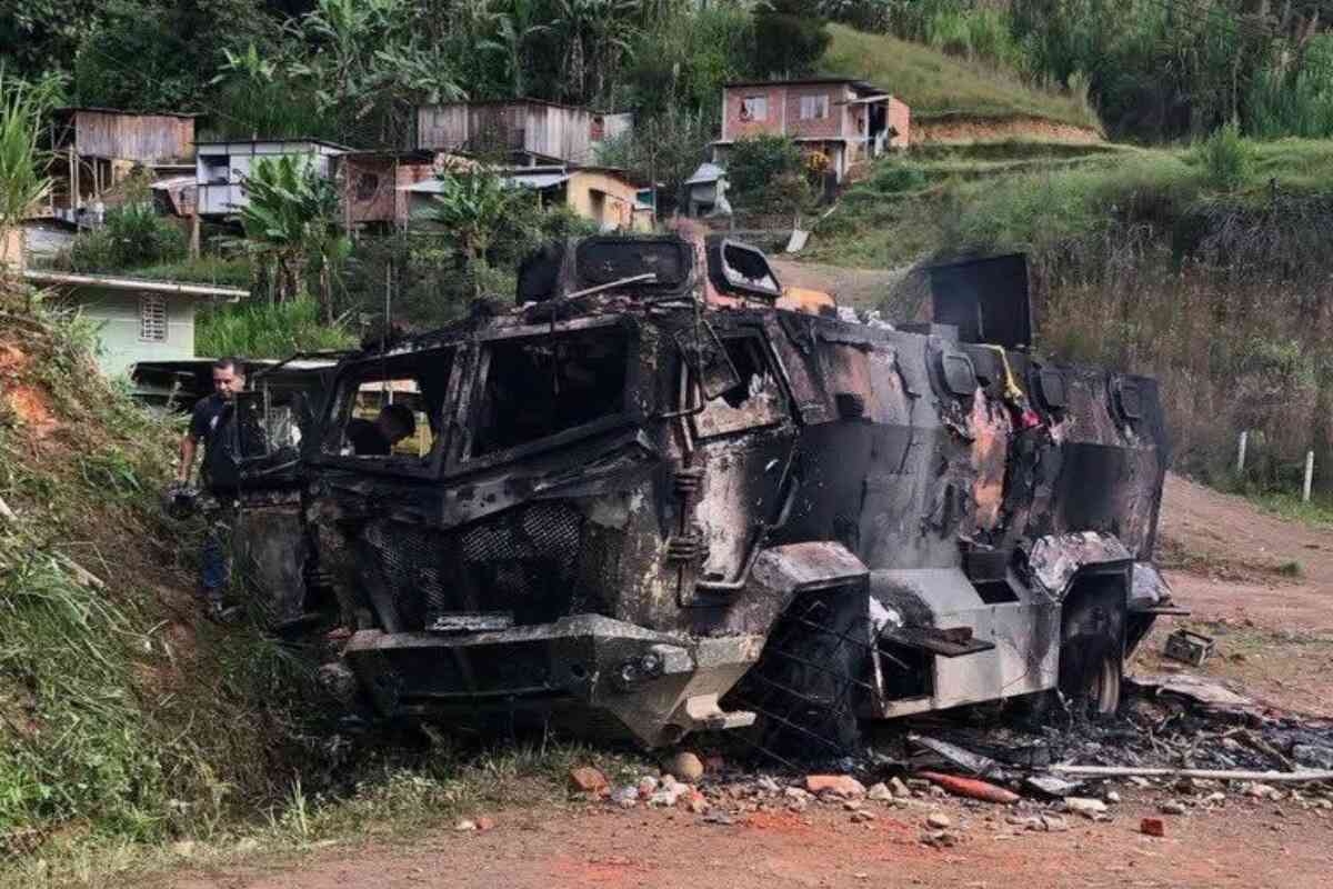 29 policías continúan retenidos en El Plateado, Cauca, tras asonada
