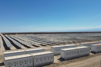Inauguran en Chile planta solar con almacenamiento en baterías más grande de Latinoamérica