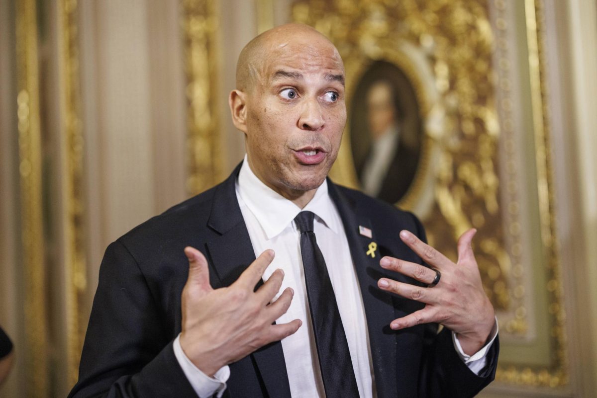 Un demócrata bate el récord del Senado con un discurso de más de 25 horas contra Trump