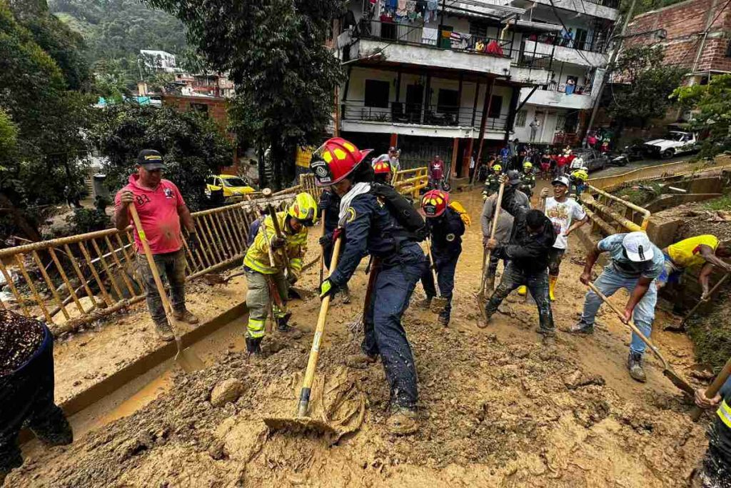 Lluvias en Medellín causan tragedia en Altavista: una víctima mortal y graves daños en viviendas
