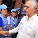 esposa ministro salud beatriz acusada de presiones en supersalud