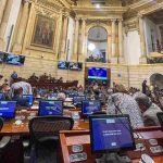 Reducir salarios de congresistas: primer debate aprobado en el Senado