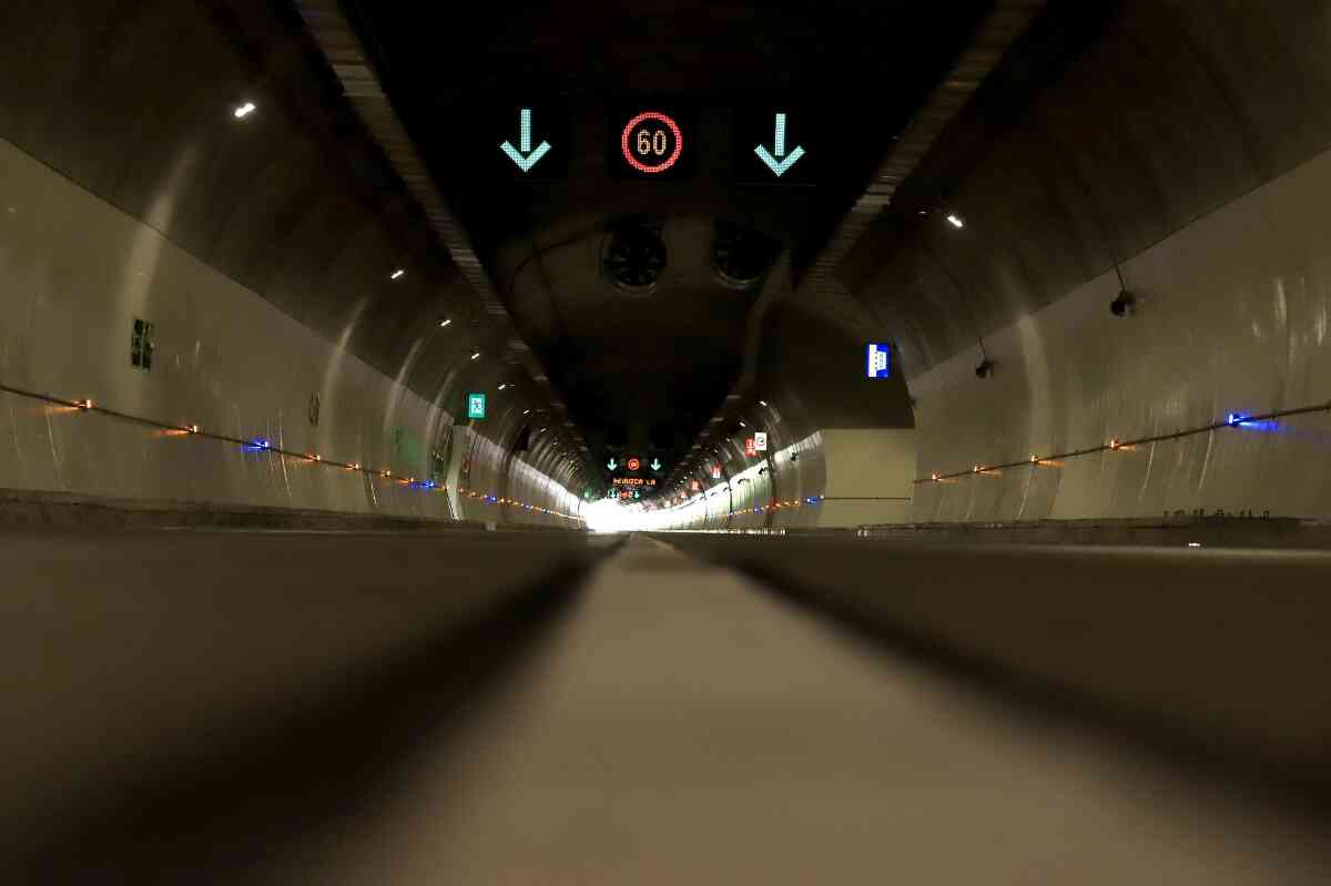 Cierres nocturnos en el Túnel de Oriente por mantenimiento: rutas alternas habilitadas