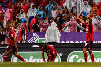 Medellín, ‘Poderoso’ con nueve hombres, logra empate heroico ante Nacional en el Atanasio