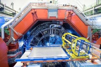 El sueño de los alquimistas hecho realidad - el CERN logra que el plomo se transmute en oro