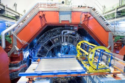 El sueño de los alquimistas hecho realidad - el CERN logra que el plomo se transmute en oro