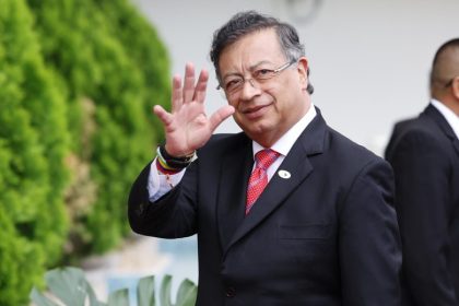 Petro viaja el sábado a Pekín para reunión de la Celac con China y visita oficial