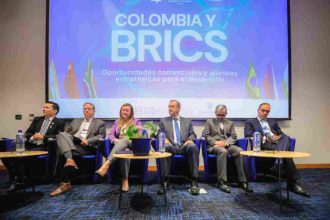 Gobierno colombiano pide entrada al Nuevo Banco de Desarrollo del bloque BRICS