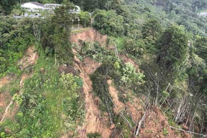 deslizamiento ladera loma los balsos medellin